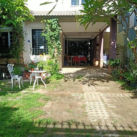 Kol House Bed and Breakfast Phnom Penh Exterior foto