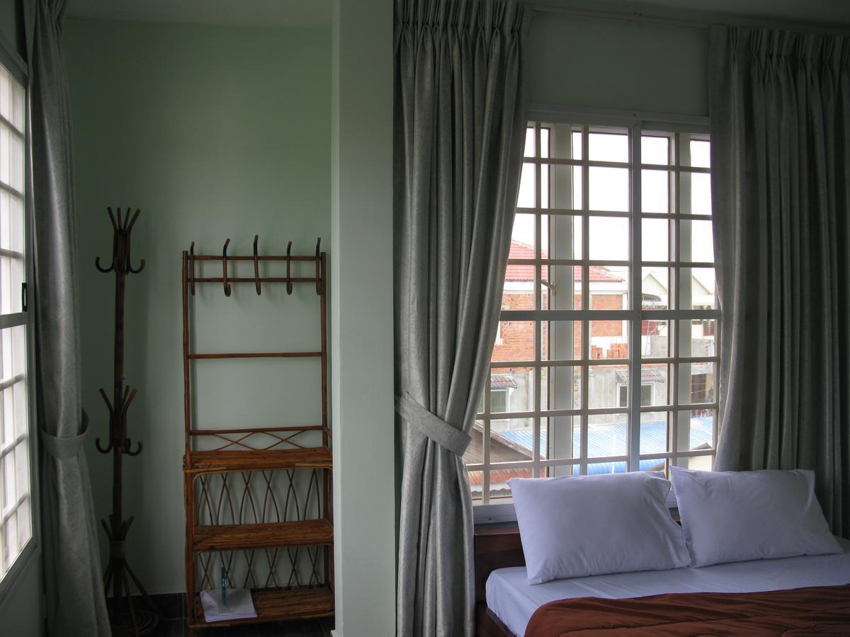 Kol House Bed and Breakfast Phnom Penh Exterior foto