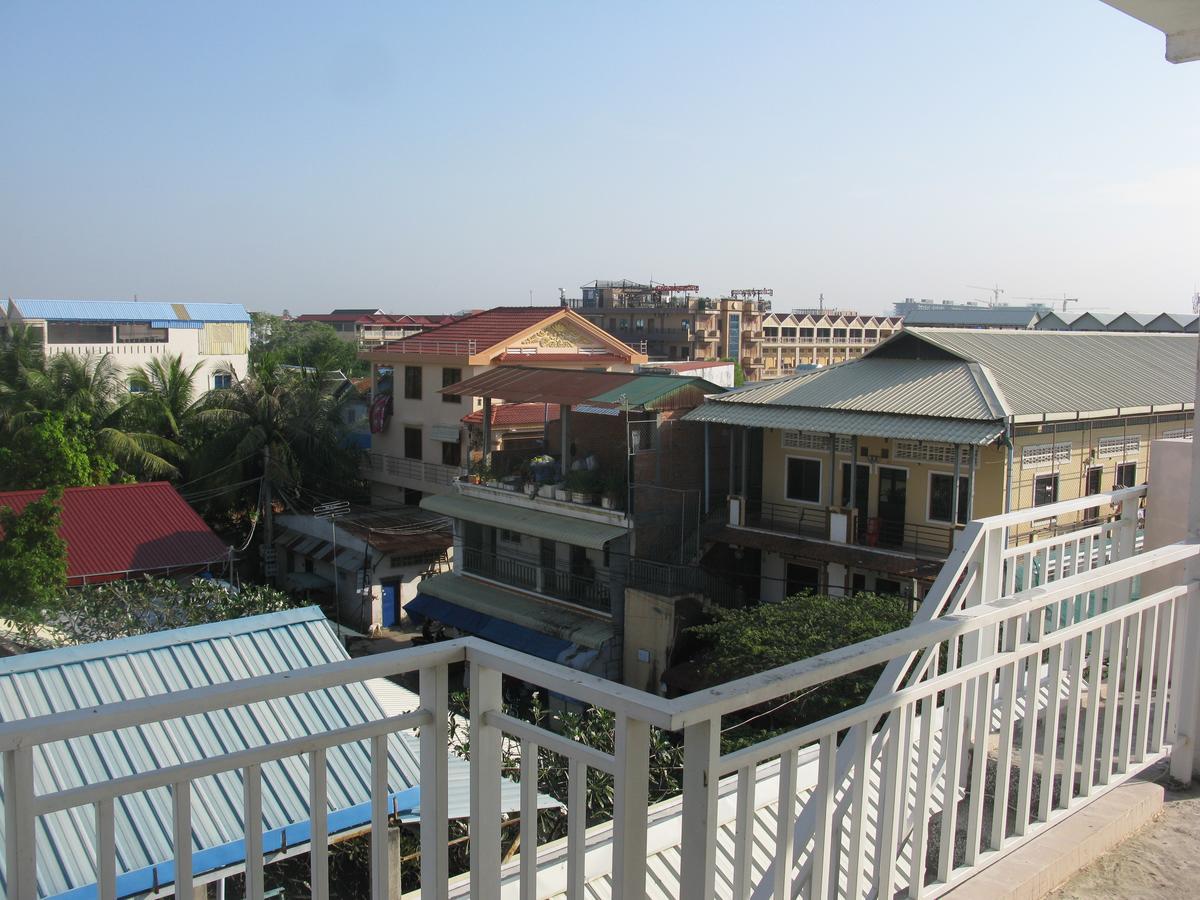 Kol House Bed and Breakfast Phnom Penh Exterior foto